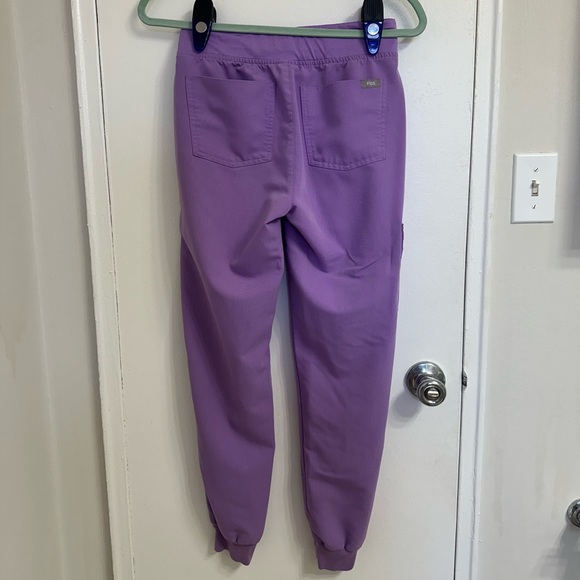 FIGS Scrub Set - Picture 9 of 13